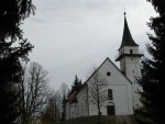 Cerkev sv. Pankracija, kjer meja poteka po sredini cerkve title=