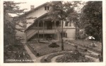 »Pension Büttner«: Rdeča vila s parkom.
Založil L. Kieser, Maribor. Poslana 21. 9. 1936 v Bosansko Kostajnico. title=