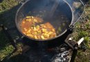 Kuhanje krompirjevega golaža in kostanjev piknik
